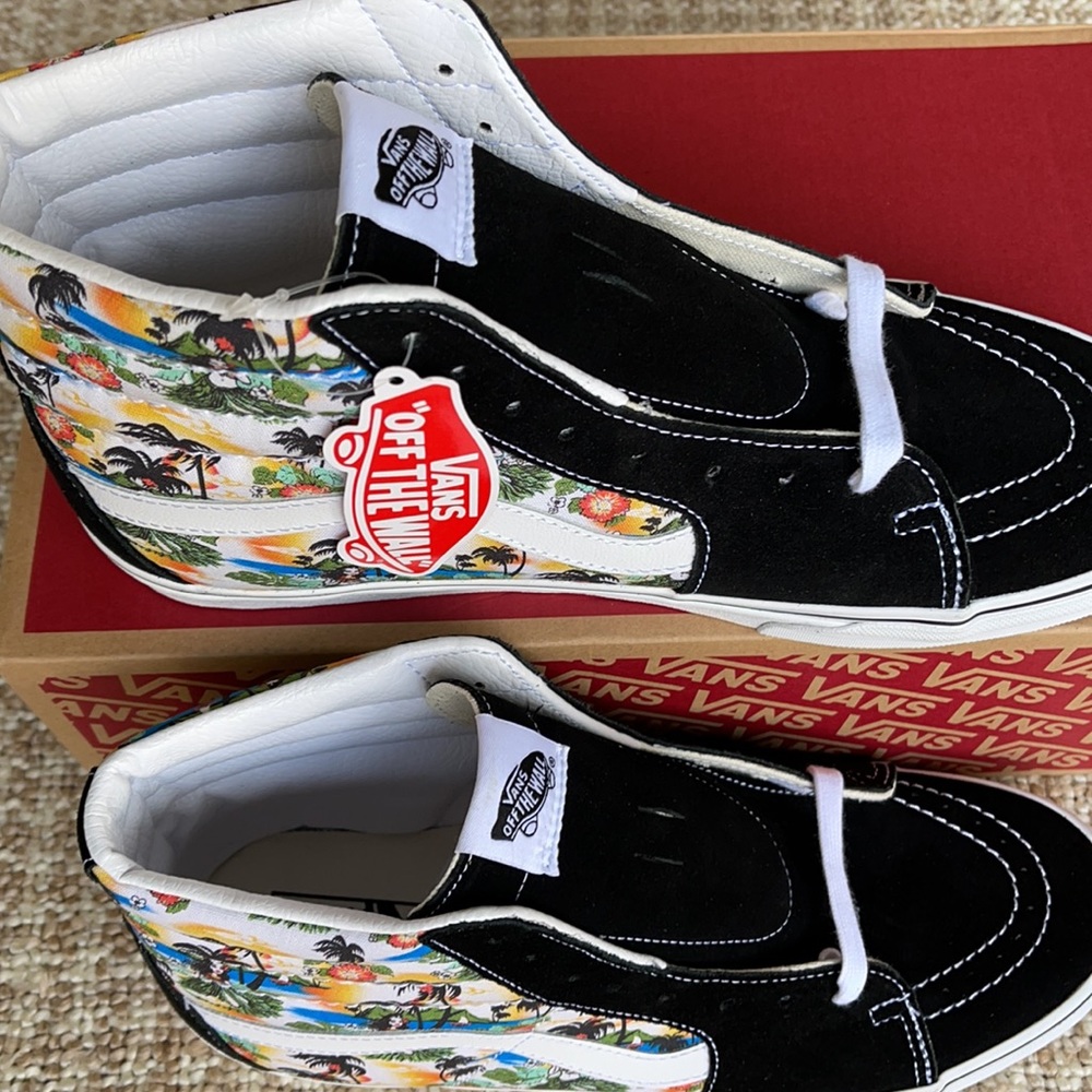 Vans Men’s Sk8-Hi ALOHA Black/True White Sneakers - Picture 3 of 16